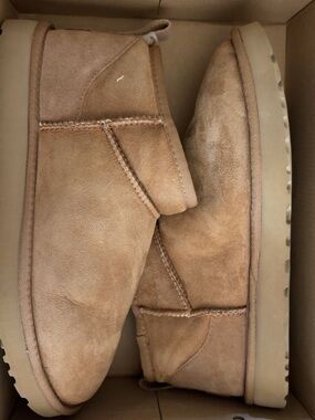 Uggs size 10 Ankle Boot - Chestnut Brown: new in box ( small defect last pic)
